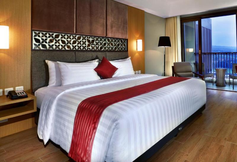 Aston Sentul Lake Resort & Conference Center 4*
